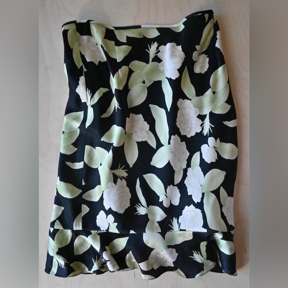 [SOLD] Tuleh Silk Floral Skirt - Picture 9 of 10